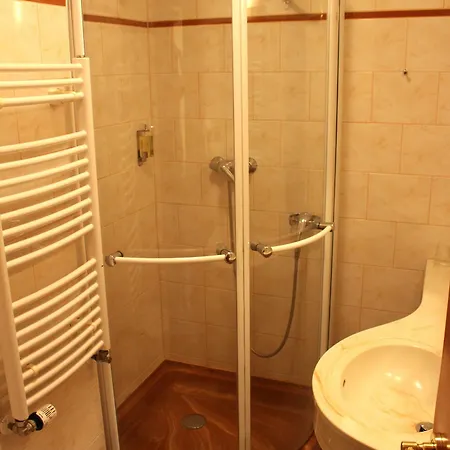 Ruze Otel