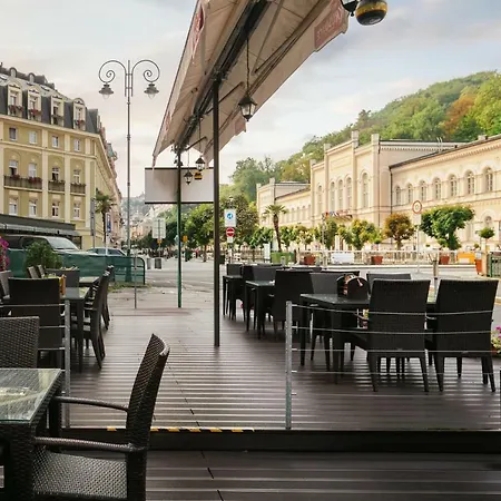 Otel Ruze 4*
